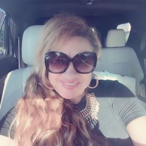 Meet your Posher, Elsa